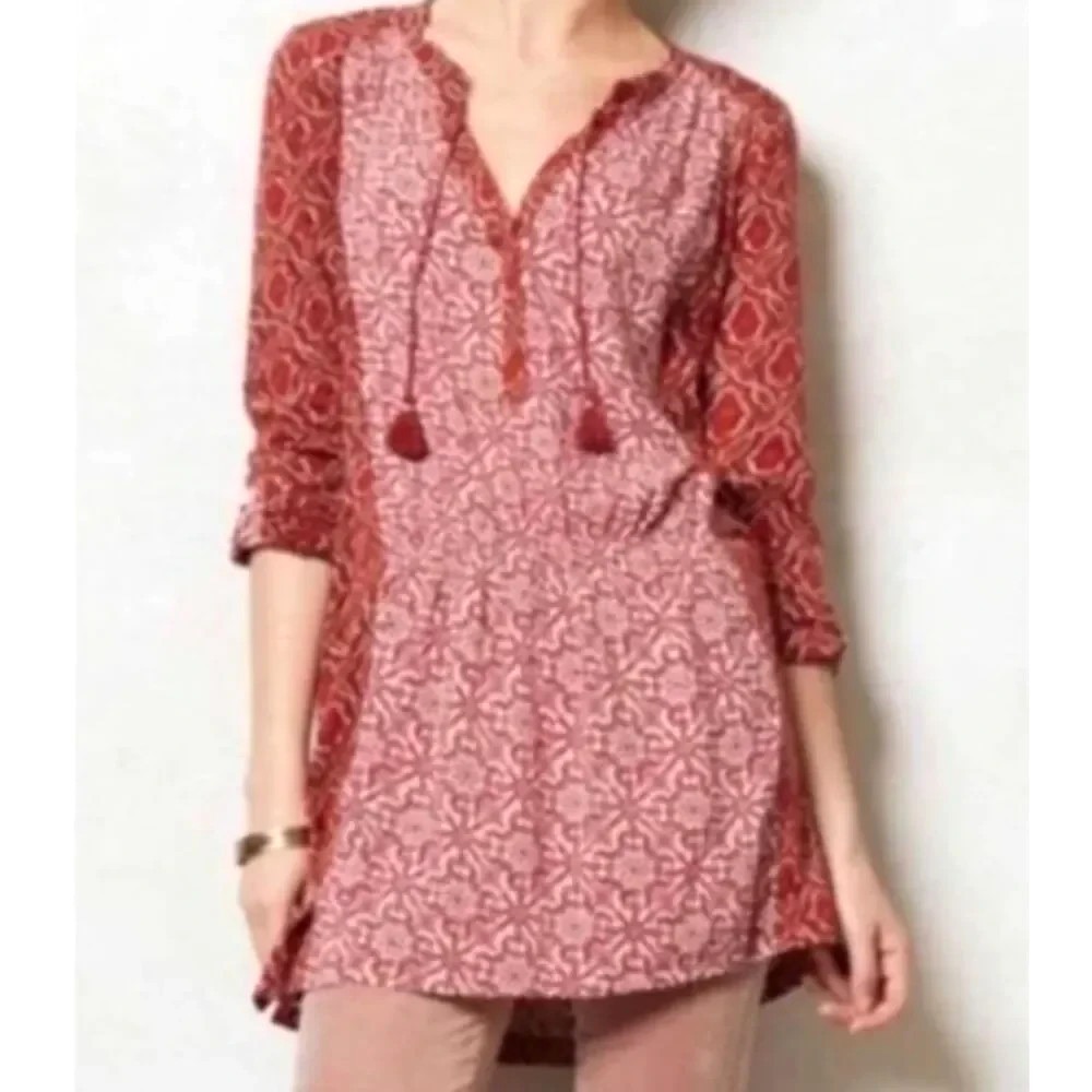 AKEMI + KIN Anthropologie HUMBOLDT TUNIC TOP Red FLORAL BOHO Tassels Sz M
